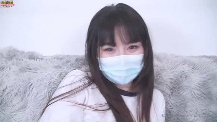 Onlyfans极品白虎网红小姐姐NANA 白丝的诱惑 4K原档流出 new