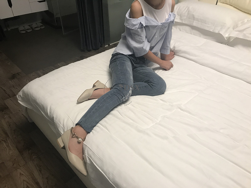 刚认的大三美乳超棒身材干妹妹是用来干的排卵期无套直接爆操差点内射淫荡浪叫高清私拍