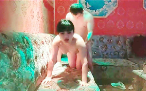 莺莺燕燕灯红酒绿小姐姐脱光还要唱一曲酒精刺激下再来支艳舞调情沙发啪啪干高潮