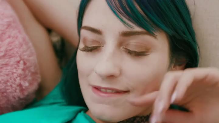 【欧美萝莉】家里的两个姐姐穿的诱惑整天鸡巴硬邦邦美妙的感觉 想方设法把她们两个全操了奶子饱满逼穴嫩嫩极品天堂啊