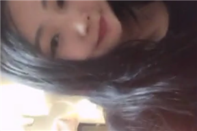 剛滿二十的小騷逼全程露臉大秀直播