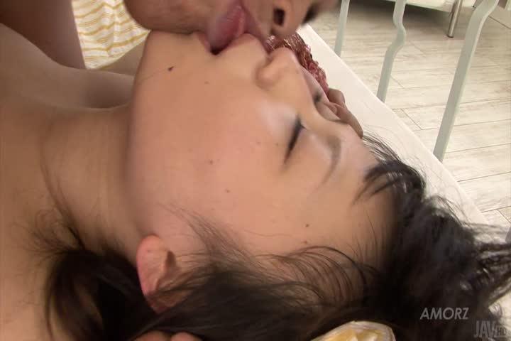 Av 模型亮朝霞穿女生制服