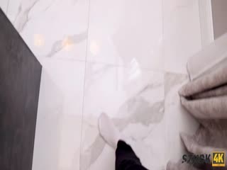 Chicks Hand 被卡住了，所以这家伙有机会得到