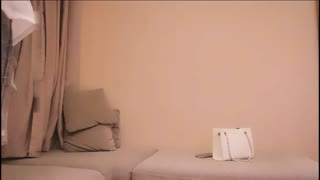 吹弹可破的超白净女孩,刚下海还抗拒口交,被细心调教后一双美嫩长腿还给足交并穿上高跟鞋做爱 (2)