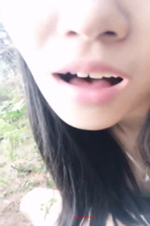 刚成年18岁白虎萝莉主播户外露出打炮自拍12V+微信自慰火箭福利33V合集 D