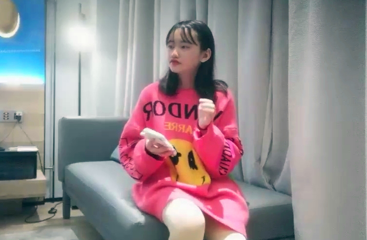 深夜探花约了个苗条萌妹子翘着屁股抬腿骑乘大力猛操