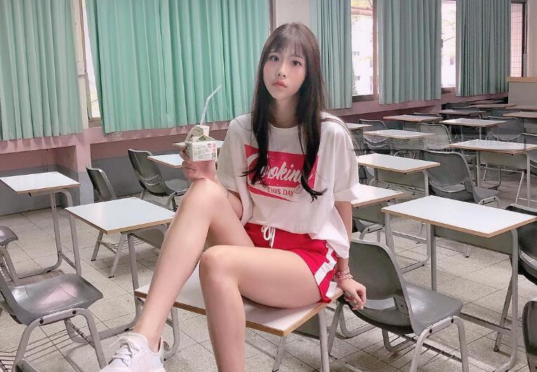 真实记录约操极品苏州大学校花黑丝长腿性绳捆绑着各种暴力抽操