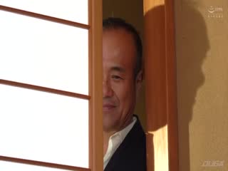 最棒的人妻 在老公面前被玷污 笹仓杏 下