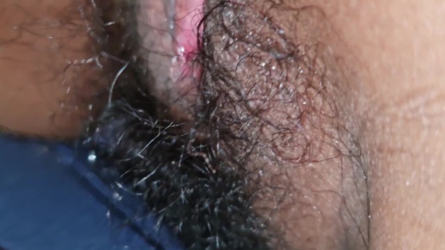 性感的斯里兰卡女友කෙල්ලට බඩු යනකම් ඇගිල්ල ගැහුවා