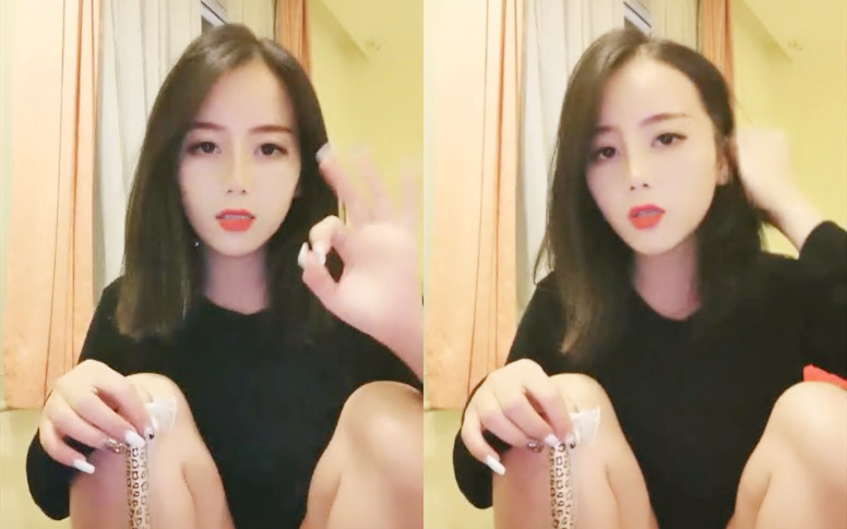 逼逼无毛丰满身材少妇道具自慰床上漏奶插完逼逼再插菊花翘着屁股