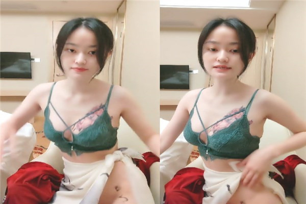 胸前花纹身新来小少妇扭动细腰自慰诱惑拿出振动棒站立磨穴搞得很想要后入抽插张开双腿近距离特写