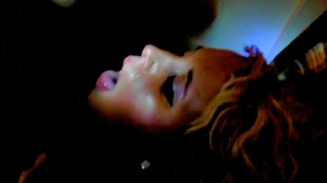 Allysin Payne：白人Cumslut在底特律街区的派对上走来走去