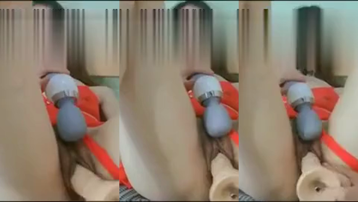人妻在家感到空虚寂寞冷，只好拿塑胶棒棒自己插到高潮～