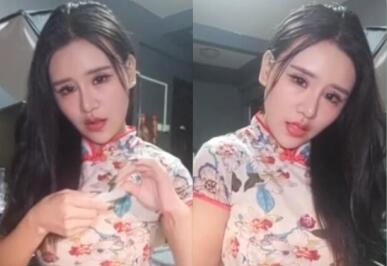 美女主播小酒窝长睫毛自虐大秀穿着情趣内衣玩滴蜡直接滴小穴上看着都疼