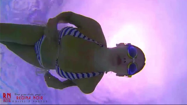 精彩的水下比基尼秀。在我的个人资料中查看更多信息。里贾娜·诺瓦。