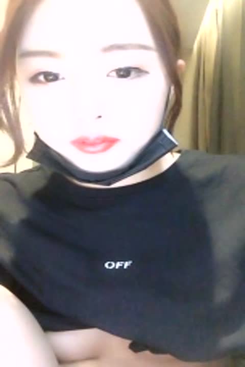 主播[胖七大宝宝]这么漂亮的妹子直播间露咪咪诱惑，看脸就能打飞机了