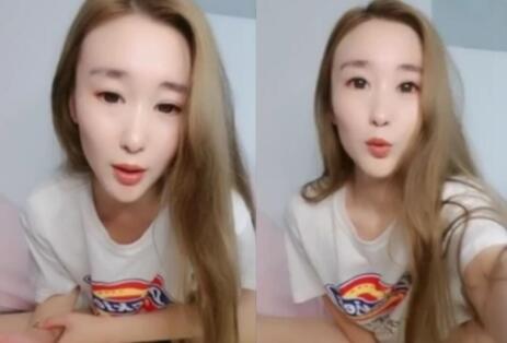 顔值不錯黃發妹子穿著鞋道具自慰秀 張開雙腿按摩器插入震動性感屁股非常誘人 很是誘惑喜歡不要錯過