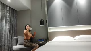 铁牛探花04-22花裙小姐姐