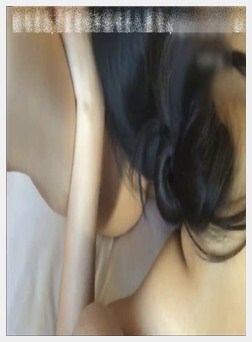 轻吻云上系列3P一起玩少妇姐姐