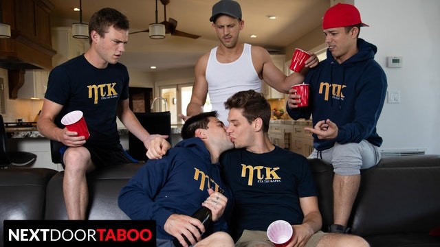 当旋转瓶子落在你的继兄弟身上时-下一个