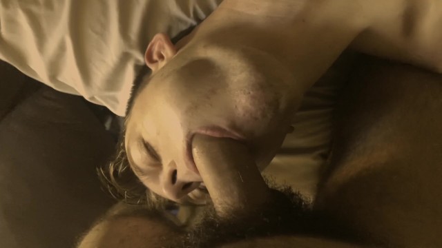 Grindr Teen撕毁了我的喉咙，用口罩盖住我