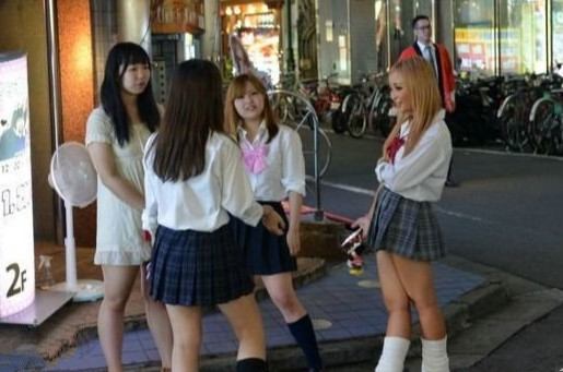 小黑探花走遍大街小巷站街女脱下衣服直接开操正入抽插揉捏奶子扶着屁股后入大力撞击