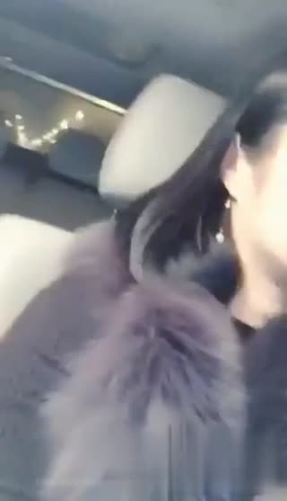 气质主播开车载著炮友啪啪造~逼逼痒了就直接停在路边享受欢愉的一刻~炮友趁高潮时强制内射!!