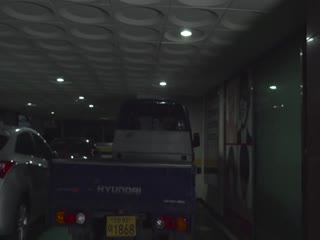 [韩国三级] 美容室：特殊服务. (美容院姐妹花双飞服务_一波接一波_两个女主都是尤物)  (1)