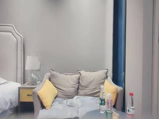 凌晨两点场外围学生兼职防疫意识真是强做爱时候戴口罩极品少女胴体诱人