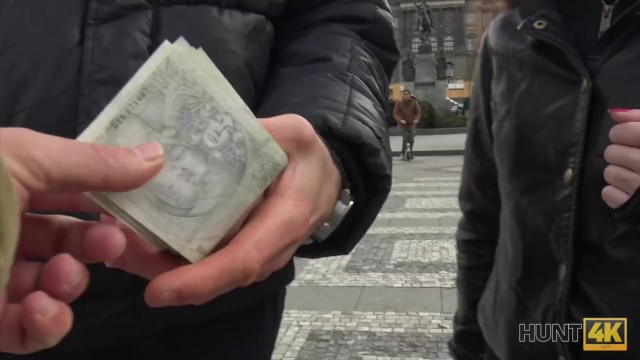 亨特4K。成功地找到了一个湿漉漉的猫咪