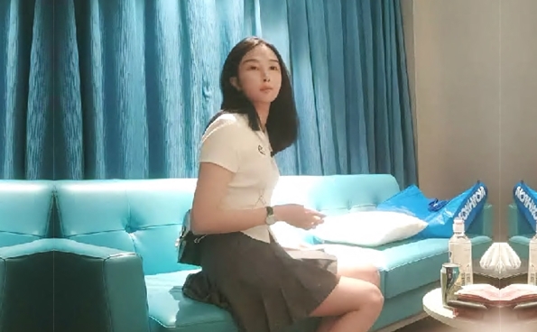 沈先生几万现金桌上摆PUA达人重磅回归清纯外围小姐姐乖巧听话花式啪啪高潮迭起