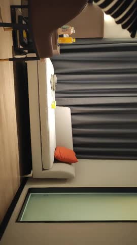 20211130 加钱哥深夜约肉肉熟女，穿上黑丝跪地口交，69姿势舔逼，抬腿抽插猛操，搞完再做服务享受一下