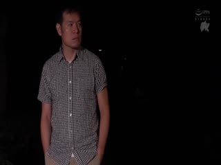 偶像女友被我父亲睡走强压中出 深田咏美