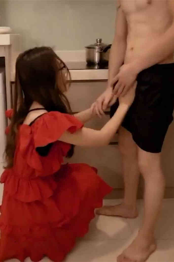 麻豆性感御姐范眼镜阿姨勾引外甥乱伦-国产AV