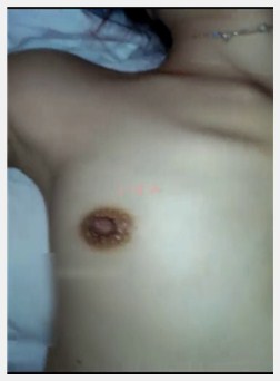 妹子喝醉了口爆时有点清醒无力的竖起中指鄙视操了一会爽的配合起来