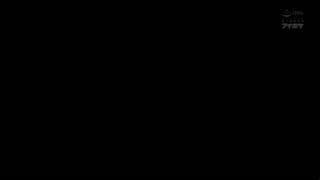 絕倫正姊的連擊中出騎乘位幹砲 初音實 IPX-491