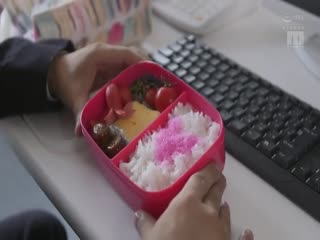 我单恋的女友被恶心上司夺走阴道高潮处女之身 AIKA