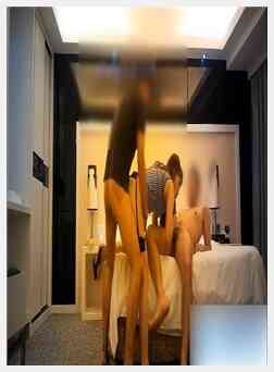 高挑性感,想着法的干,嘴里吃着鸡巴后面干着太刺激了