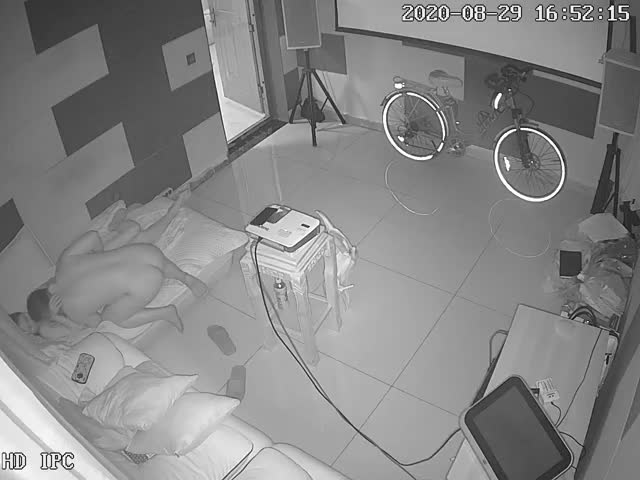 虎牙颜值女主播虞一定制私拍视频搔首弄姿三点全露尽显美女的诱惑A