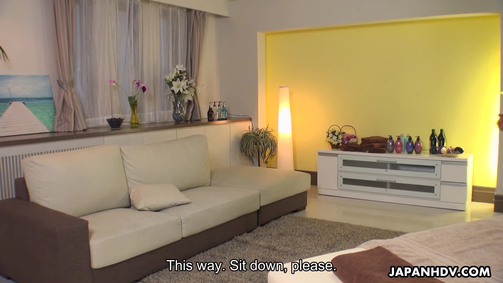 带高挑学妹回公寓用最舒服的啪啪一起度过叫湿节