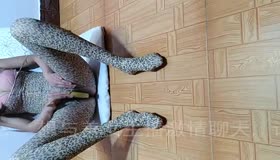 豹纹女模特性感叫声！爽歪歪