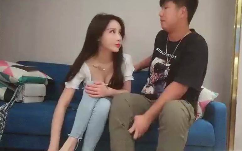 约了个牛仔裤网红萌妹啪啪舌吻调情洗完澡骑乘抱着猛操呻吟娇喘非常诱人