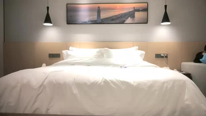 小宝寻花 高素质大圈外围，文静妹子坐在身上揉捏奶子，舌吻跪着口交特写，呻吟娇喘享受