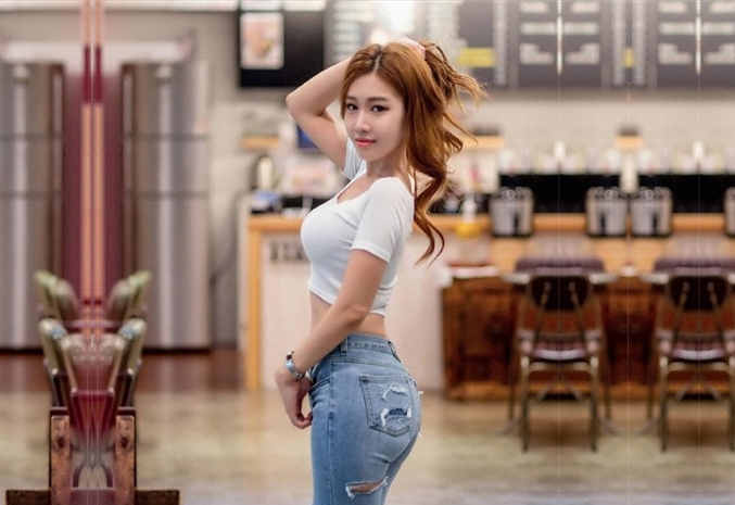 公鸡探花2000约兼职小姐姐165cmC罩杯粉嫩翘臀妩媚温柔实力猛男啪啪干她一波波高潮