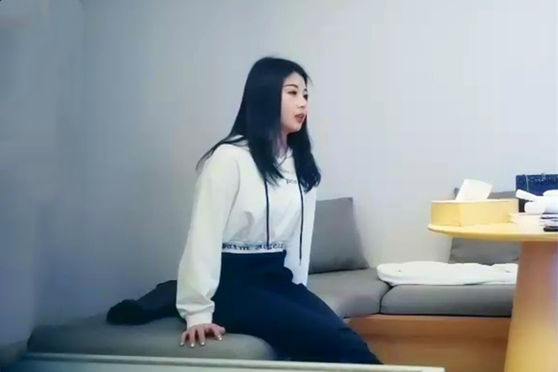 秦总酒店约啪清纯美女呻吟浪叫很是诱惑