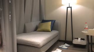 深夜场高颜值大长腿嗲嗲妹子，口交舔弄上位骑乘侧入抽插猛操.