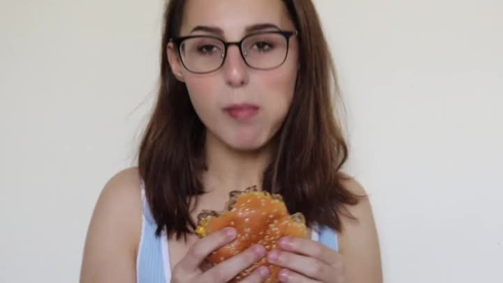 ManyVids - SadbaffoonStuffing My Face Asmr Eating欧美