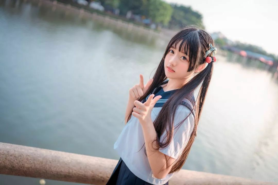 双马尾无毛B年轻学生妹酷爱大洋屌被外教老师各种调教啪啪啪骚妹看着黄片发骚被后人猛插