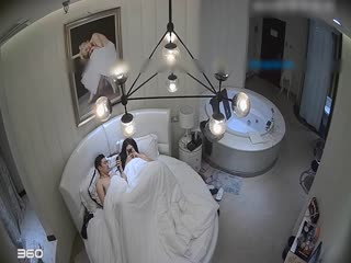 zipai#精品酒店偷拍听对话是喜欢蹦迪泡酒吧的气质性感美女和酒吧刚认识的朋友开房,第一次还比较害羞,第2次就很主动!_clip