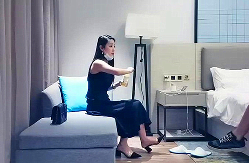 9总全国探花约了个黑裙大长腿妹子沙发骑坐调情舔弄上位骑乘猛操